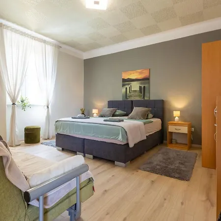 Petra Populare Appartement
