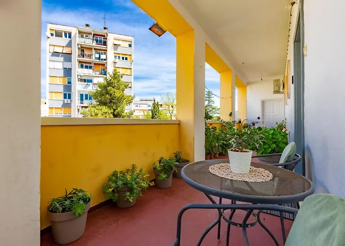 Petra Populare Appartement *